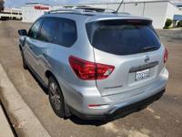 2017 NISSAN PATHFINDER, 3 row seats, loaded, silver,reduced for Jan.!! LA MESA - Image 5
