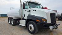 2015 Cat CT660 4000 gallon water tank sprayer truck 31k miles 4500hr C S Manning Rd El Reno, Ok / N.E.Corner of I-40 & Manning - Image 5