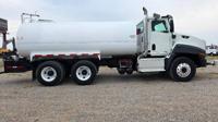 2015 Cat CT660 4000 gallon water tank sprayer truck 31k miles 4500hr C S Manning Rd El Reno, Ok / N.E.Corner of I-40 & Manning - Image 6