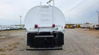 2015 Cat CT660 4000 gallon water tank sprayer truck 31k miles 4500hr C S Manning Rd El Reno, Ok / N.E.Corner of I-40 & Manning - Image 8