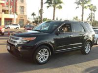2015 Ford Explorer XLT loaded all records 3rd row rear cam black/gray Escondido - Image 4