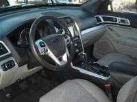 2015 Ford Explorer XLT loaded all records 3rd row rear cam black/gray Escondido - Image 7