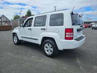 2012 JEEP LIBERTY SPORT 4X4 *154k * Free Car Fax Longview - Image 9