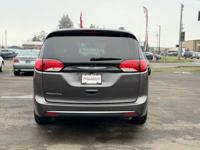 2017 Chrysler Pacifica Touring L-Plus Salem - Image 7
