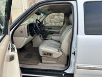 2002 GMC Yukon XL 2500 SLT 4X4 8.1L VORTEC Low Miles LIFTED - Image 10