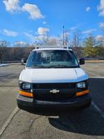 2016 Chevrolet Express 2500 ONLY 94k mil - Image 4
