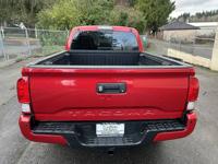 2017 Toyota Tacoma Double Cab SR5 TRD Sport 4WD V6 Long Bed --Clean-- kirkland - Image 7