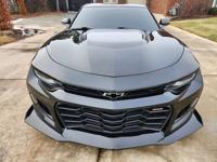 2019 Chevrolet Camaro ZL1 ZL-1 **14K MILES** **6 SPEED MANUAL Tower Rd Mundelein, IL 60060 - Image 4