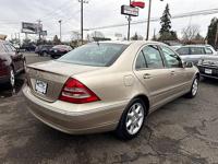 2002 Mercedes-Benz C-Class C 240 4dr Sedan 6 speed manual (6215 SE 82 - Image 10