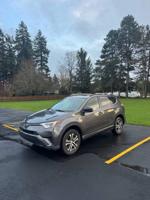 CLEAN TITTLE toyota RAV4 Portland - Image 3
