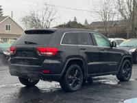 2012 Jeep Grand Cherokee // Clean Title // Pano Sunroof! // END OF YEAR DEAL!!! - Image 5