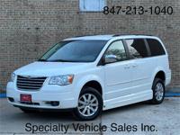 2008 Chrysler Town and Country Wheelchair Accessible Mobility Van Skokie - Image 6