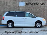 2008 Chrysler Town and Country Wheelchair Accessible Mobility Van Skokie - Image 7