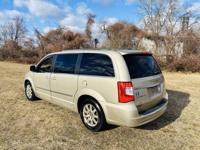 2014 Chrysler Town and country Touring 7 seater motorhubnj.com - Image 6