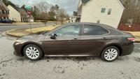 2018 Toyota Camry LE premium clean Georgia title Lawrenceville - Image 5