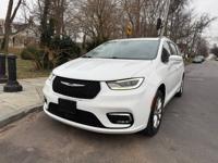 2021 Chrysler Pacifica Touring L AWD Staten Island NY - Image 5