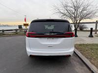 2021 Chrysler Pacifica Touring L AWD Staten Island NY - Image 8