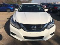 2018 Nissan Altima Your Job is Your Credit Here! Houston - Image 6