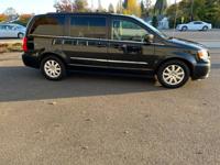 2016 Chrysler Town & Country Touring washington county - Image 2