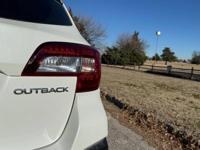 2019 Subaru Outback 2.5i - 84K - accident-free & smoke-free!! Norman - Image 5