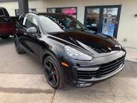 2017 Porsche Cayenne Turbo/Clean Title & Carfax - Image 3