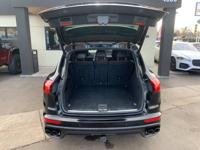 2017 Porsche Cayenne Turbo/Clean Title & Carfax - Image 10