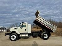 2008 INTERNATIONAL DUMP! LOW MILES, ONE OWNER! - Image 2