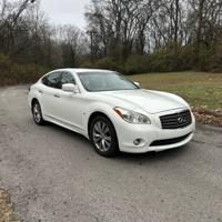 2014 Infiniti q70 Nashville - Image 2
