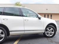 2012 VOLKSWAGEN TOUARGE VR6 SPORT AWD NAV LEATHER LOADED! Chicago Auto Capital - Image 5