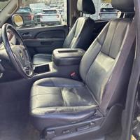 2011 Chevrolet Suburban - FINANCING AVAILABLE! - DEALMAKER AUTO SALES - - Image 5