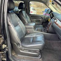 2011 Chevrolet Suburban - FINANCING AVAILABLE! - DEALMAKER AUTO SALES - - Image 9