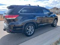2018 TOYOTA HIGHLANDER XLE AWD LOADED W/ 24 SERVICE RECORDS Aurora - Image 4