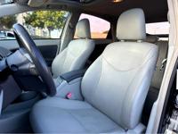 2010 TOYOTA PRIUS IV HYBRID - SIPS GAS!! San Diego - Image 9