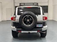 2007 Toyota FJ Cruiser Sport Utility 4X4 / 6-SPEED MANUAL / ZERO RUST + MM Investment Cars-Gladstone / WE SHIP NATIONWIDE - Image 7