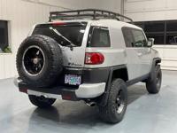 2007 Toyota FJ Cruiser Sport Utility 4X4 / 6-SPEED MANUAL / ZERO RUST + MM Investment Cars-Gladstone / WE SHIP NATIONWIDE - Image 9