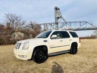2011 Cadillac Escalade 7 seater awd very clean runs great motorhubnj.com - Image 3