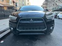 Mitsubishi Outlander SE Sport Bronx - Image 3