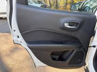 2020 Jeep Compass Latitude 4x4 *APPROVED*APPROVED*APPROVED* + MAKE NO PAYMENTS UNTIL SPRING! - Image 10