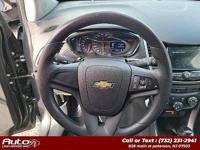 2019 Chevrolet Trax LS AWD 4dr Crossover bronx - Image 7