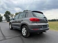 2017 Volkswagen Tiguan S Gray/Black Low 52k Miles Turbo Car Play Griffith - Image 7