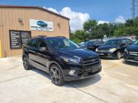 2019 Ford Escape Titanium, clean title, runs great, cash or finance Houston