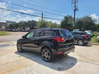 2019 Ford Escape Titanium, clean title, runs great, cash or finance Houston - Image 5