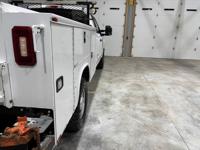 2018 Ford F-250 4x4 Extended Cab XL Utility Bed Mid TN - Image 9