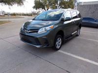 21K MILE TOYOTA SIENNA LE HANDICAP WHEELCHAIR POWER RAMP VAN Irving, TX - Image 5