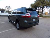 21K MILE TOYOTA SIENNA LE HANDICAP WHEELCHAIR POWER RAMP VAN Irving, TX - Image 7