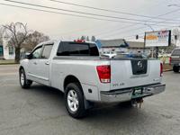 💥CREW CAB LONG BED 2012 Nissan Titan SV 4X4 CLEAN💥 South Salem - Image 4