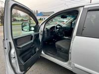 💥CREW CAB LONG BED 2012 Nissan Titan SV 4X4 CLEAN💥 South Salem - Image 8