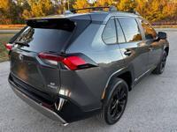 2023 Toyota RAV4 hybrid se - Image 9