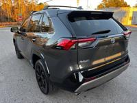 2023 Toyota RAV4 hybrid se - Image 10