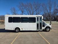 2017 Ford E-450 Shuttle Bus Kansas City - Image 3